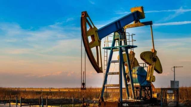 WTI Crude Oil Weekly Forecast: Fog of War Causing Violent Wagering Reversals